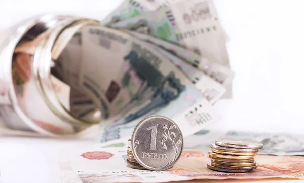 Kavanoz para ile arka plan üzerinde Rublesi