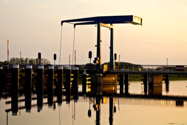 Oude IJssel Nehri üzerinde liftbridge