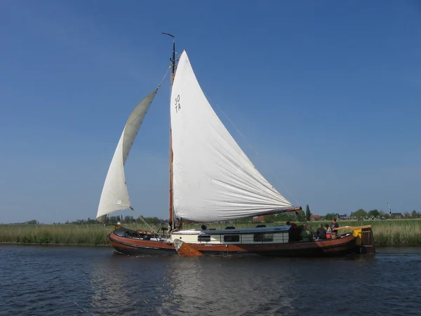 Segelbåt i Friesland — Stockfoto