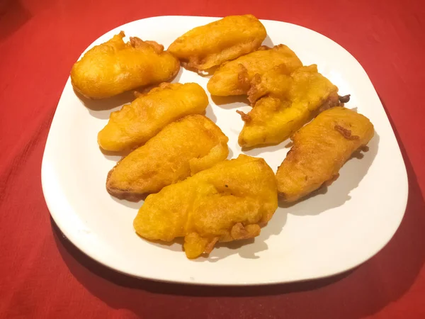 Kerala Camilan Malam Yang Terkenal Pisang Goreng Piring Putih — Stok Foto