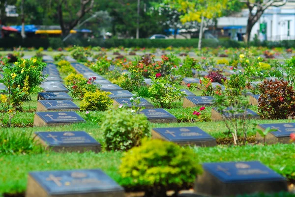 Cementerio cementerio de morir guerra mundial militar dos en kanchanaburi — Foto de Stock