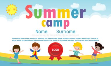 Çocuklar yaz kampı diploması ya da mutlu çocuklu sertifika gökkuşağı üzerinde birlikte atlamak, çizgi film tarzı düz arka plan izole vektör ilüstrasyonu