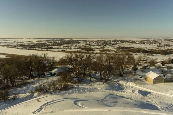 Buz Gibi Bir Kış Sabahı Şehrin Dışındaki Dallar Buz Tutmuş — Stok fotoğraf