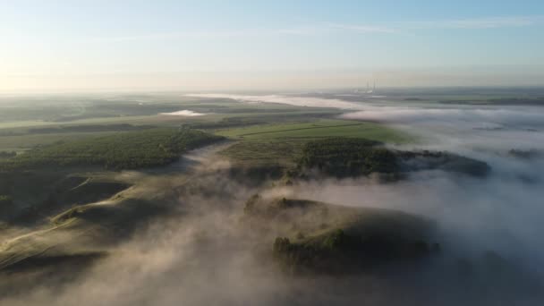 Prachtige Mistige Ochtend Buiten Het Uitzicht Stad Van Boven — Stockvideo