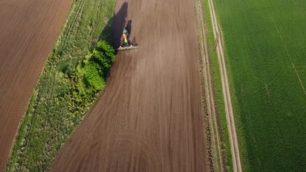Ein Wunderbarer Frühlingsmorgen Über Einem Landwirtschaftlichen Feld — Stockvideo