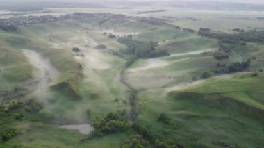 Şehir manzarası dışında harika bir yaz sabahı