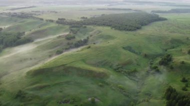 Şehir manzarası dışında harika bir yaz sabahı