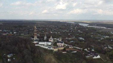 Kilisenin harika bahar akşamı manzarası