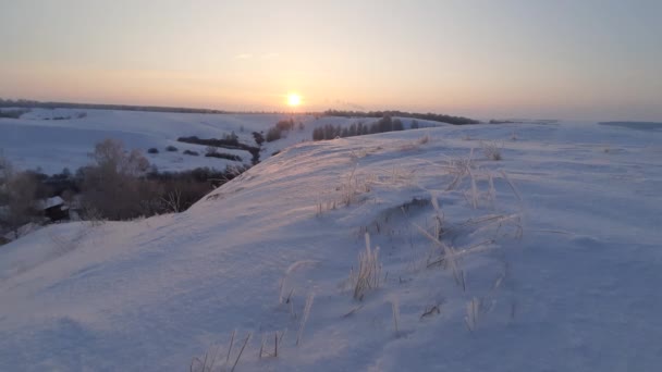 Frostiger Wintermorgen Außerhalb Der Stadt Bei Frost — Stockvideo