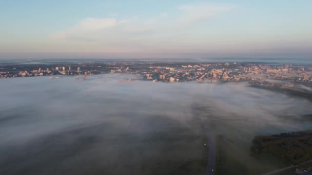 Misty Amanecer Fuera Ciudad Vista Superior — Vídeos de Stock