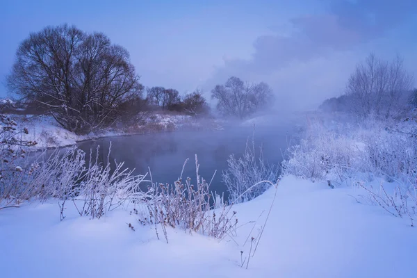 Gelida Mattina Inverno Fuori Città Dopo Una Nevicata — Foto Stock