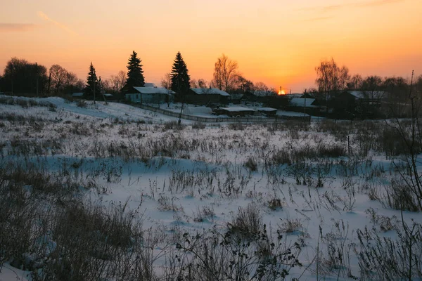 Frostiger Wintermorgen Außerhalb Der Stadt Nach Schneefall — Stockfoto