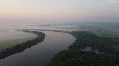Şehir manzarasının dışında güzel bir yaz sabahı