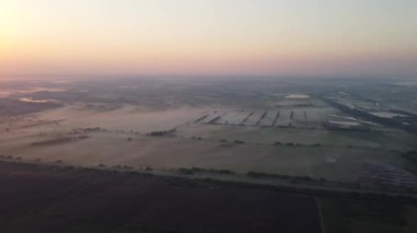 Şehir manzarasının dışında güzel bir yaz sabahı