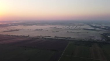 Şehir manzarasının dışında güzel bir yaz sabahı