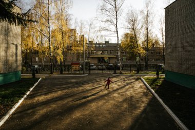 Şehirde harika bir sonbahar sabahı