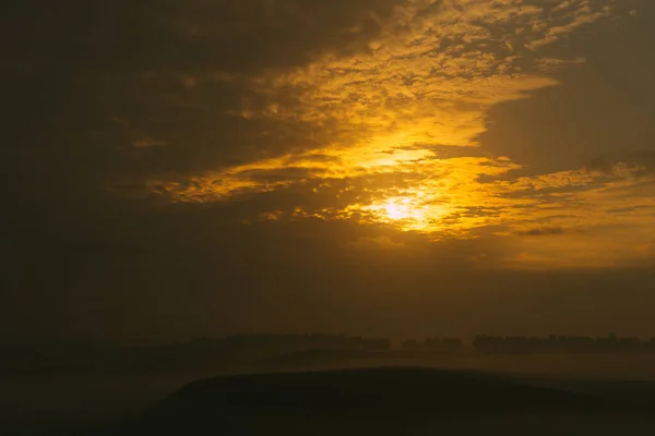 Şehrin dışında güzel bir sonbahar sabahı