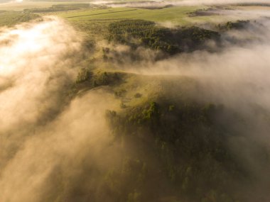 Şehir manzarasının dışında harika bir yaz sabahı
