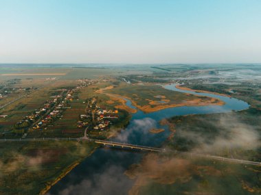 Şehir dışında harika bir yaz sabahı