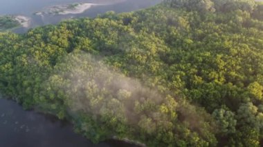 Şehir manzarasının dışında harika bir yaz sabahı