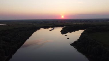 Şehir manzarasının dışında harika bir yaz sabahı