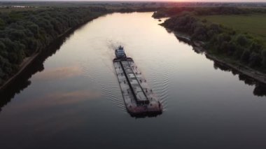 Şehir manzarasının dışında harika bir yaz sabahı