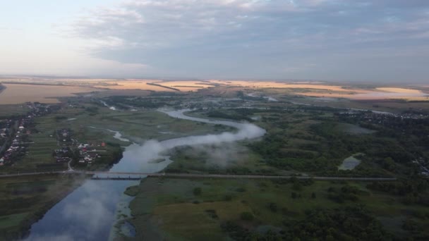 Туманное Летнее Утро Пределами Города — стоковое видео