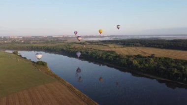Şehir manzarasının dışında güzel bir yaz sabahı