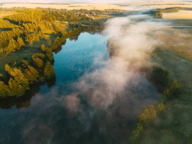 Şehir manzarasının dışında güzel bir yaz sabahı