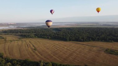 Şehir manzarasının dışında güzel bir yaz sabahı