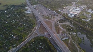 Şehir manzarasının dışında güzel bir yaz sabahı