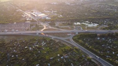 Şehir manzarasının dışında güzel bir yaz sabahı