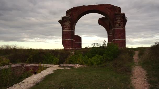 Осенний Вид Руины Православного Собора — стоковое видео