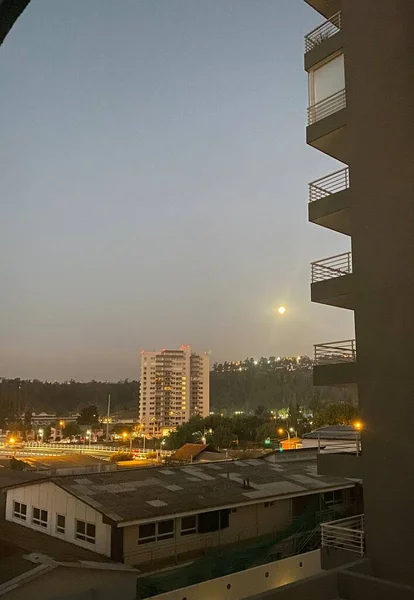 Edificios Con Atardecer Lunar — Foto de Stock