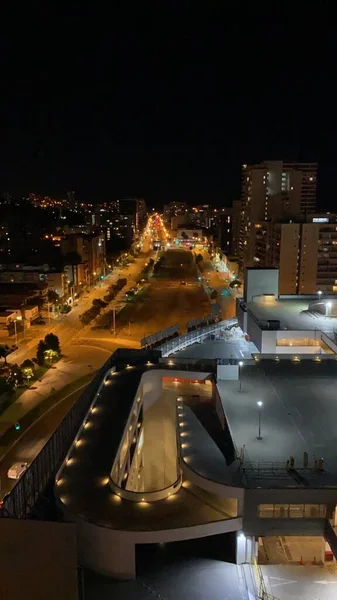 Otobanı olan şehirde hava kararacak.