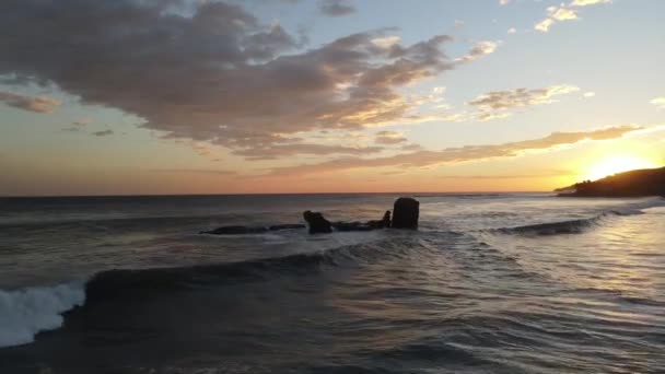 萨尔瓦多Playa Tunco 萨尔瓦多标志性岩石的美丽视频捕获 — 图库视频影像