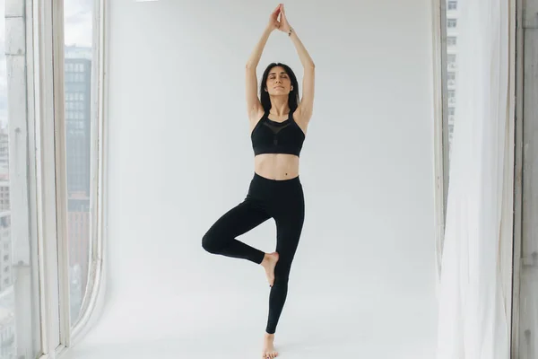 Armenian Woman Black Sportswear Practicing Tree Pose Raised Hands — Stock Photo, Image