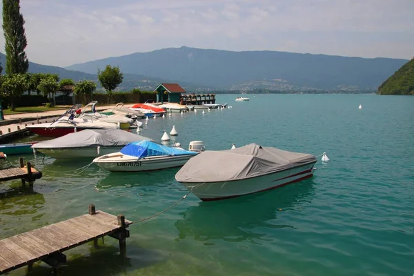 Talloires Annecy Gölü Kıyısında Büyüleyici Bir Kasabadır — Stok fotoğraf