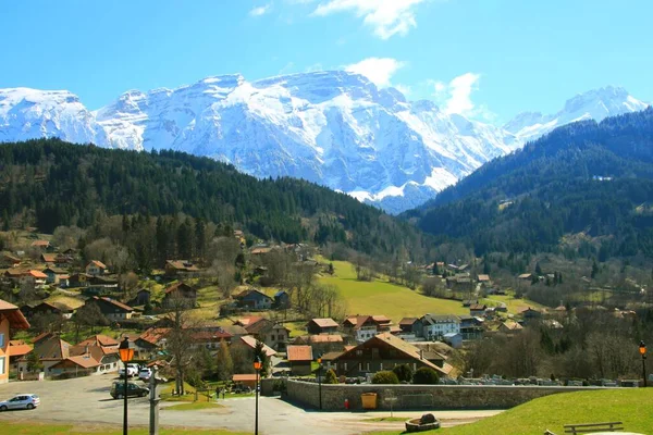 Mont Saxonnex Město Francouzských Alpách — Stock fotografie