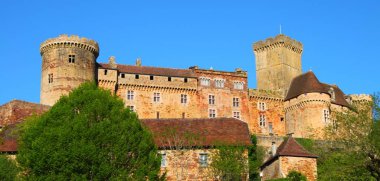Fransa 'nın güneyindeki Castelnau-Bretenoux kalesi.