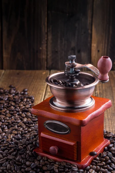 Vintage el ile kahve değirmeni 