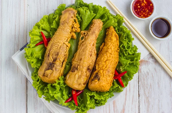 Kızarmış bambu sürgünleri 