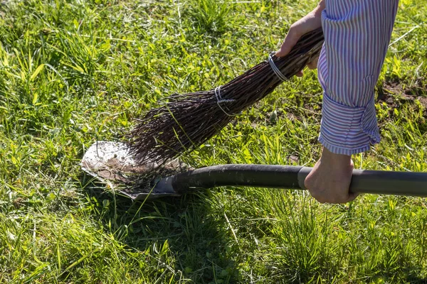 Broom Shovel Hands Woman Sweep Sidewalk Broom Made Birch Branches — Stock Photo, Image