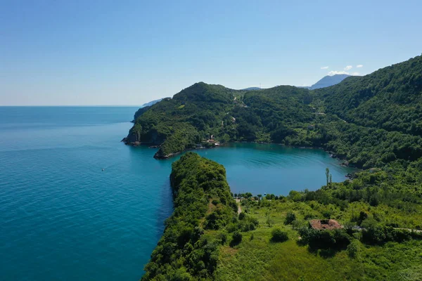 Gideros körfezi manzaralı, Cide, Kastamonu, Türkiye, ayrıca Genoese tarihli Karadeniz 'in en güzel doğal körfezi.