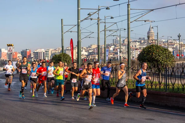 이스탄불 2018 Vodafone 이스탄불 마라톤 Istanbul Marathon 열렸다 참가자들 보스포러스 — 스톡 사진