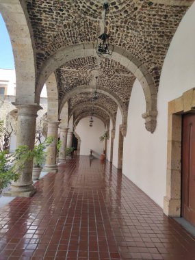 Antik bir dünyaya giriş