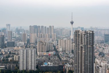 Chengdu şehir merkezi gökyüzü manzaralı gün ışığında