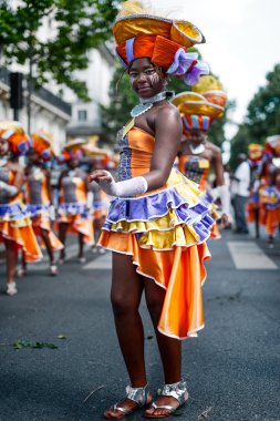 Paris'te tropikal karnaval
