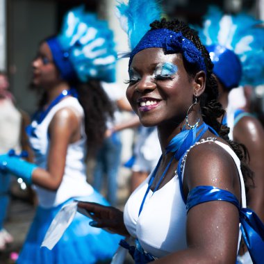 Paris'te tropikal karnaval