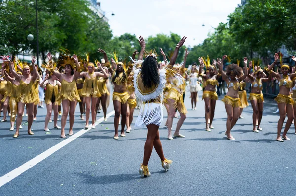 Paris'te tropikal karnaval — Stok fotoğraf